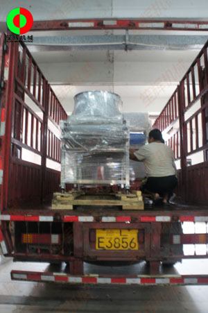 大雨影響發(fā)貨，貨車直接開進(jìn)廠房裝車也必須按期交付客戶！