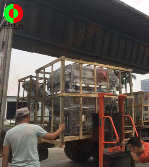 蔬果清洗加工設備按期生產(chǎn)完成，裝車發(fā)貨交付客戶！