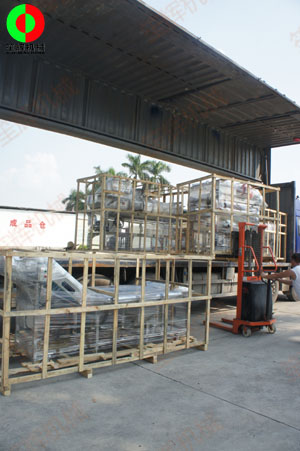 某地經(jīng)銷(xiāo)商定購(gòu)的無(wú)損洗菜機(jī)、氣泡洗菜機(jī)及渦流清洗線由兩部專(zhuān)車(chē)發(fā)貨！