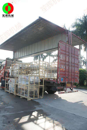 國內(nèi)外兩批削皮機、洗菜機等蔬果加工機械齊發(fā)貨交付！