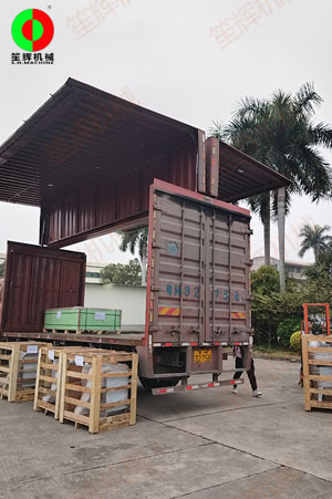 山東王小姐的一批蔬果加工設(shè)備裝車發(fā)貨交付！